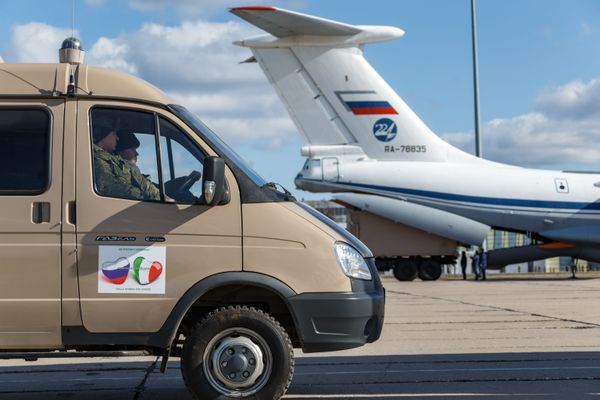 Russia Sends Cargo Planes With Medical Equipment, Medics to Italy as Part of Coronavirus Fight Russia Sends Cargo Planes With Medical Equipment, Medics to Italy as Part of Coronavirus Fight - Sputnik International