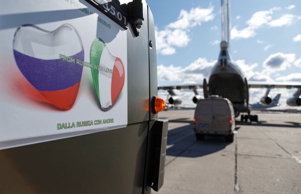 Extending a Helping Hand: How Russia is Aiding Italy's Fight Against Raging COVID-19 Pandemic - Sputnik International