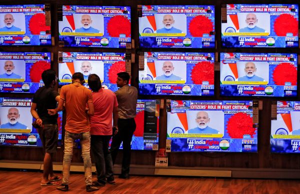 Indian Banking Regulator's Emergency Rate Cut a 'Bazooka' Moment in Fighting Covid-19 - Analysts - Sputnik International