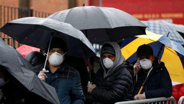 People queue at the Elmhurst Hospital Center to be tested for the coronavirus disease (COVID-19) in Queens, New York City, U.S., March 23, 2020. People queue at the Elmhurst Hospital Center to be tested for the coronavirus disease (COVID-19) in Queens, New York City, U.S., March 23, 2020. - Sputnik International