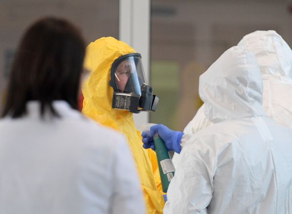 'Just His Style': Putin's Spokesman Explains Why President Risked Visiting Coronavirus Patients - Sputnik International