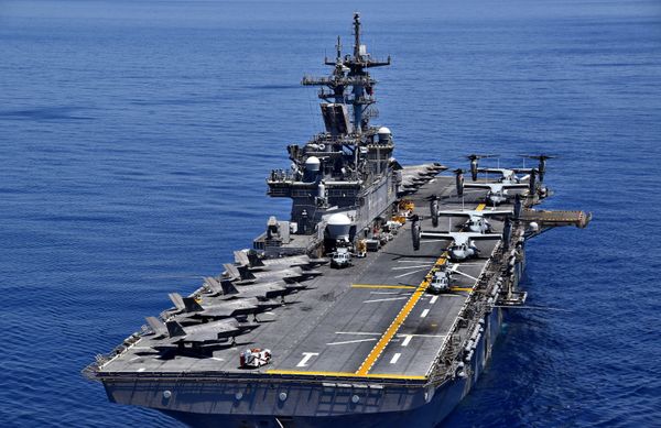 US Marines to ‘Start Fresh’, Shed Land Combat Units for Naval Warfare - Sputnik International