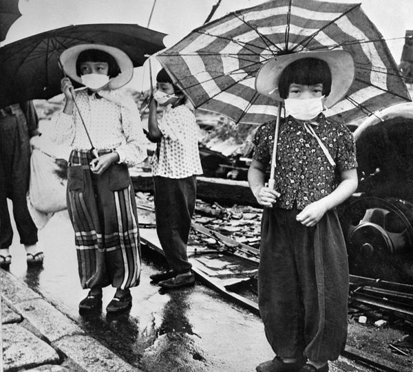 Picture dated 1948 showing children wearing masks to protect themselves from irradiation in the devastated city of Hiroshima after the US nuclear bombing on the city 06 August 1945 during World War II. Picture dated 1948 showing children wearing masks to protect themselves from irradiation in the devastated city of Hiroshima after the US nuclear bombing on the city 06 August 1945 during World War II. - Sputnik International