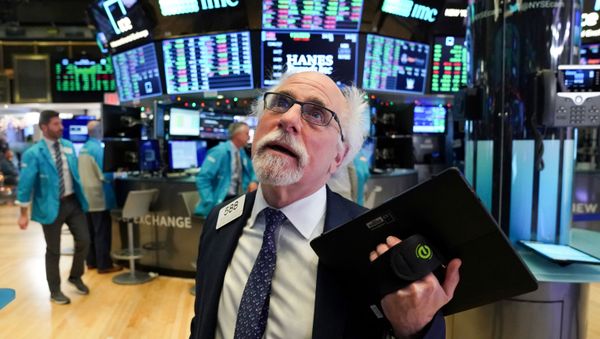 Trader Peter Tuchman works at the New York Stock Exchange (NYSE) in New York, U.S., January 2, 2020. - Sputnik International