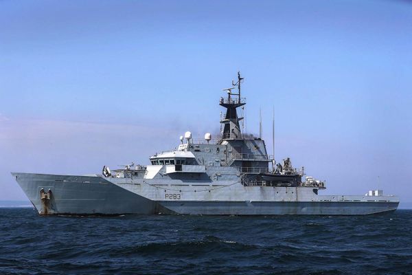 Royal Navy Deploys Rusty Warship to Shadow Russian Vessels in English Channel - Photos Royal Navy Deploys Rusty Warship to Shadow Russian Vessels in English Channel - Photos - Sputnik International