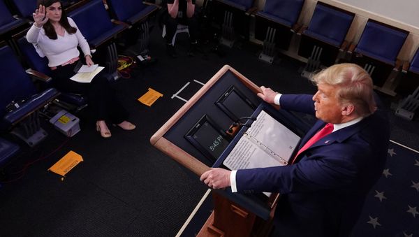 CNN White House correspondent Kaitlan Collins attempts to ask a question as U.S. President Donald Trump leads the daily coronavirus response briefing at the White House in Washington, U.S. March 26, 2020. - Sputnik International