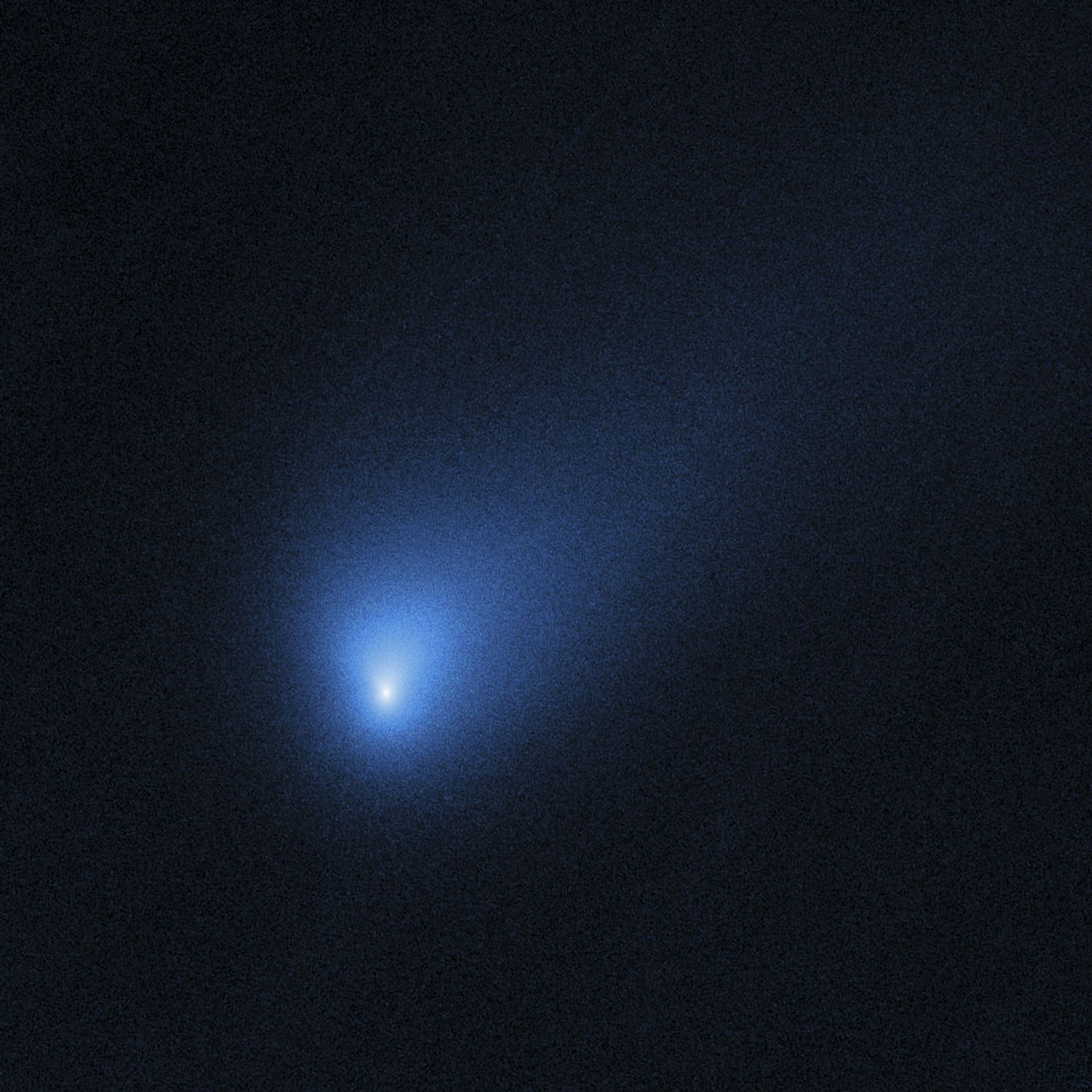 This Oct. 12, 2019 photo made available by NASA shows the comet 2I/Borisov, seen by the Hubble Space Telescope. It’s the second known interstellar visitor to swoop through our backyard. An amateur astronomer from Crimea, Gennady Borisov, discovered the comet in August, two years after the first alien guest, a cigar-shaped rock, popped up This Oct. 12, 2019 photo made available by NASA shows the comet 2I/Borisov, seen by the Hubble Space Telescope. It’s the second known interstellar visitor to swoop through our backyard. An amateur astronomer from Crimea, Gennady Borisov, discovered the comet in August, two years after the first alien guest, a cigar-shaped rock, popped up - Sputnik International, 1920, 07.09.2021