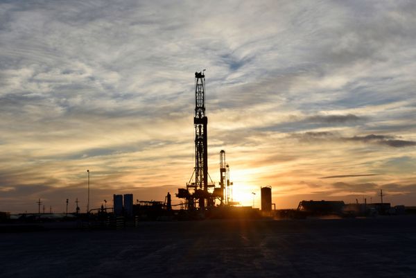 Putin: Current Situation on Oil Markets Could Lead to Future Deficit - Sputnik International