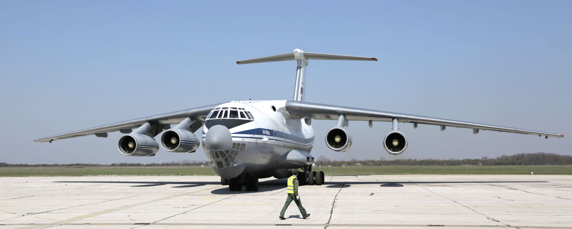 Russian planes with humanitarian aid have arrived in Serbia Russian planes with humanitarian aid have arrived in Serbia - Sputnik International, 1920, 15.09.2023