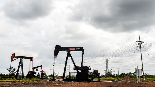 View of oil seesaws on May 2, 2018 in Maracaibo, Venezuela. View of oil seesaws on May 2, 2018 in Maracaibo, Venezuela. - Sputnik International