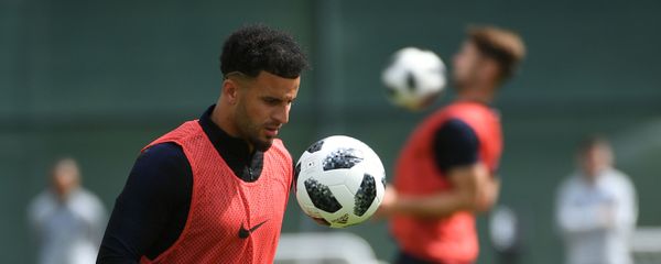 England's Kyle Walker plays with a ball England's Kyle Walker plays with a ball - Sputnik International