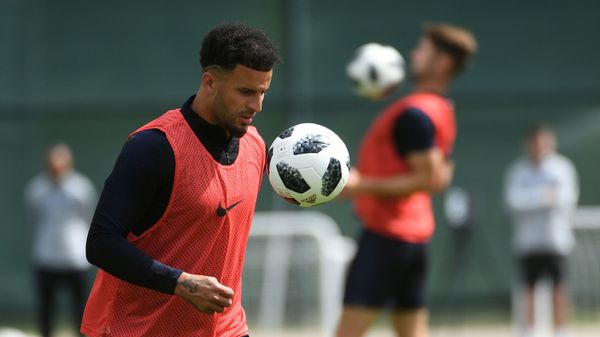 England's Kyle Walker plays with a ball  - Sputnik International
