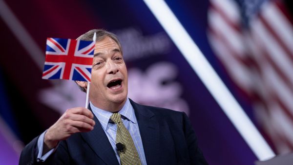 Leader of the BREXIT party Nigel Farage waves the Union Jack flag as he arrives to speak during the American Conservative Union's Conservative Political Action Conference (CPAC) on February 28, 2020, in Washington, District of Columbia - Sputnik International