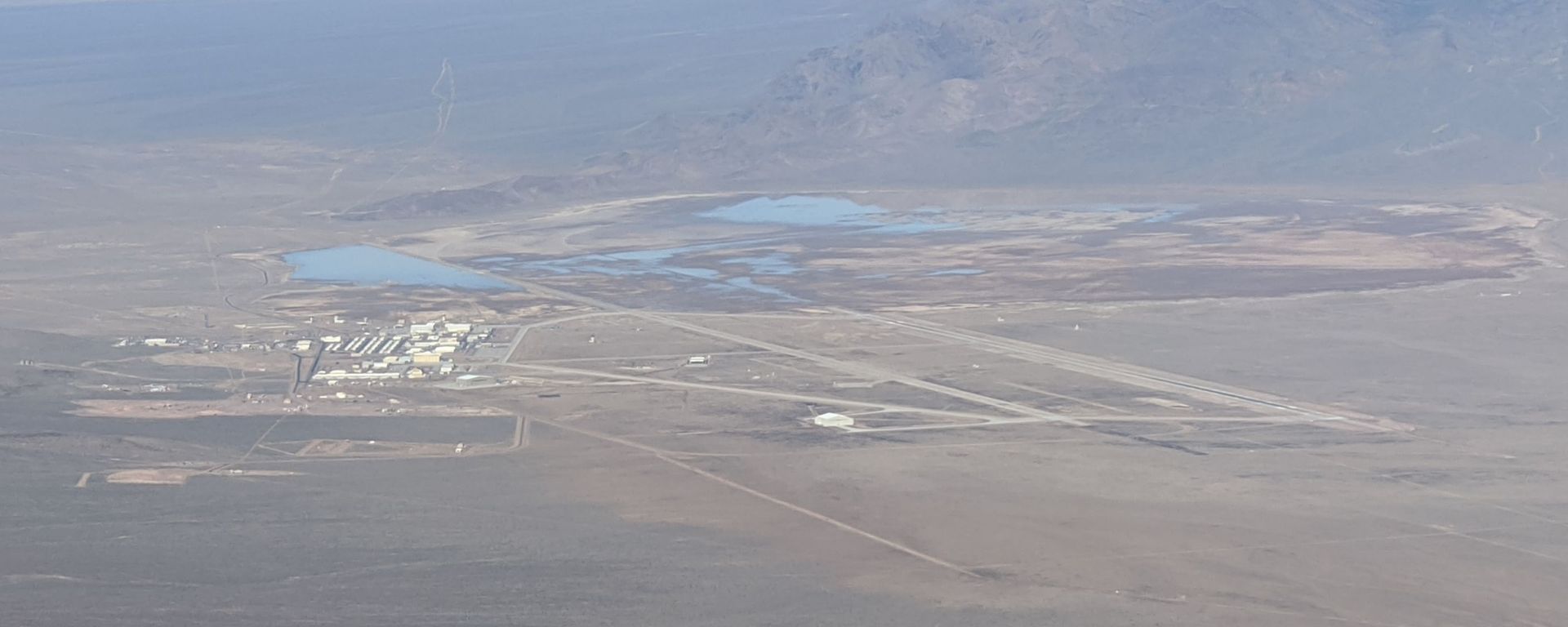 Zeifman's photo collection of the Nevada Test and Training Range also includes an image capturing the southern reaches of Area 51 Zeifman's photo collection of the Nevada Test and Training Range also includes an image capturing the southern reaches of Area 51 - Sputnik International, 1920, 02.11.2025