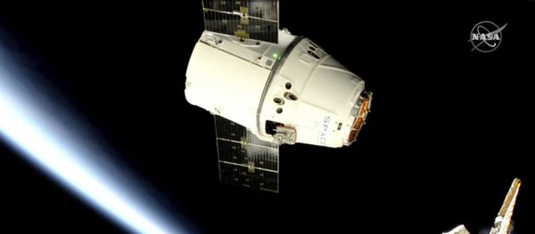 In this image taken from NASA Television, a SpaceX shipment prepares to arrive at the International Space Station following a weekend launch, Monday, May 6, 2019. In this image taken from NASA Television, a SpaceX shipment prepares to arrive at the International Space Station following a weekend launch, Monday, May 6, 2019. - Sputnik International