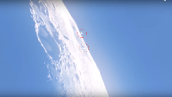OVNI sur la Lune , 2020-03-26 OVNI sur la Lune , 2020-03-26 - Sputnik International