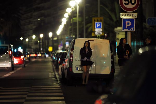 Get Infected or Die From Hunger: The Hard Choices French Sex Workers Face Amid COVID-19 Lockdown - Sputnik International