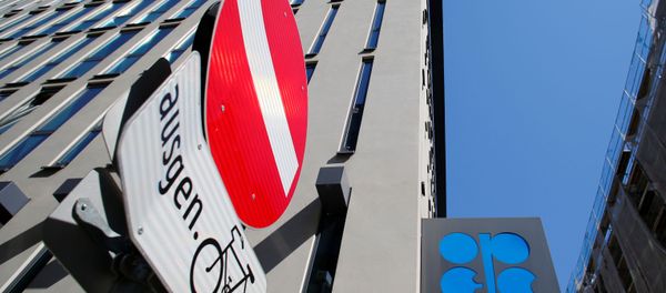 The logo of the Organization of the Petroleoum Exporting Countries (OPEC) and a traffic sign are seen outside of OPEC's headquarters in Vienna, Austria April 9, 2020 The logo of the Organization of the Petroleoum Exporting Countries (OPEC) and a traffic sign are seen outside of OPEC's headquarters in Vienna, Austria April 9, 2020 - Sputnik International