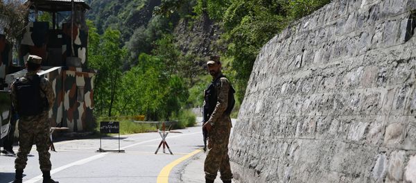 Pakistani troops patrol at the Line of Control (LoC) --- the de facto border between Pakistan and India -- in Chakothi sector, in Pakistan-administered Kashmir on August 29, 2019. Pakistani troops patrol at the Line of Control (LoC) --- the de facto border between Pakistan and India -- in Chakothi sector, in Pakistan-administered Kashmir on August 29, 2019. - Sputnik International