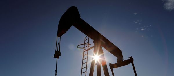 The sun is seen behind a crude oil pump jack in the Permian Basin in Loving County, Texas, U.S., November 22, 2019 The sun is seen behind a crude oil pump jack in the Permian Basin in Loving County, Texas, U.S., November 22, 2019 - Sputnik International