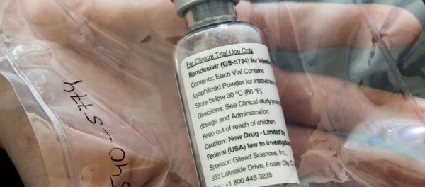 An ampule of Ebola drug Remdesivir is pictured during a news conference at the University Hospital Eppendorf (UKE) in Hamburg, Germany, April 8, 2020, as the spread of coronavirus disease (COVID-19) continues. - Sputnik International