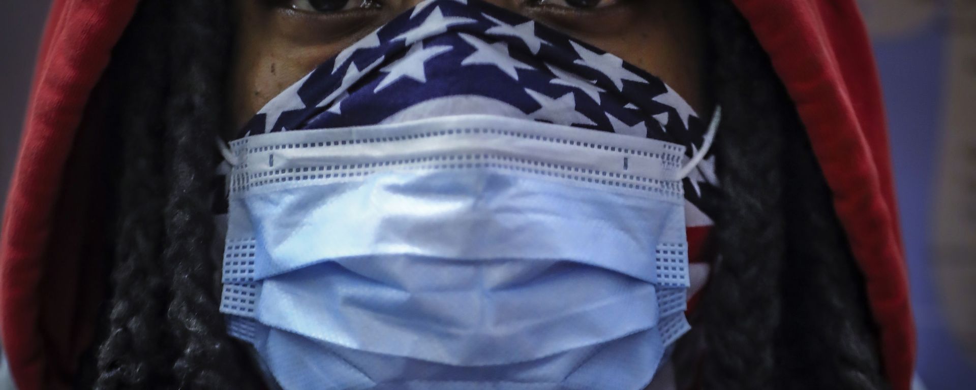 In this April 7, 2020, photo, a subway rider wears a mask and a bandana to protect himself against COVID-19 in New York In this April 7, 2020, photo, a subway rider wears a mask and a bandana to protect himself against COVID-19 in New York - Sputnik International, 1920, 06.02.2022
