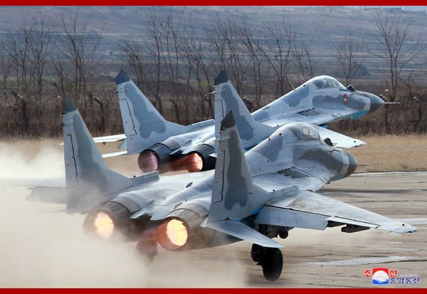 Photos: North Korea’s MiG-29s Dogfight for Kim Jong Un in Rare Media Appearance Photos: North Korea’s MiG-29s Dogfight for Kim Jong Un in Rare Media Appearance - Sputnik International