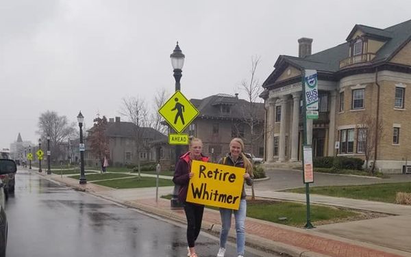 Michigan citizens protest Coronavirus measures on 15 April 2020 - Sputnik International