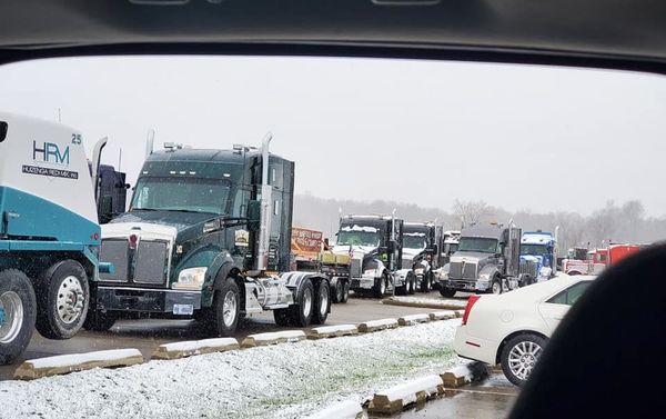 Michigan citizens protest Coronavirus measures on 15 April 2020 - Sputnik International