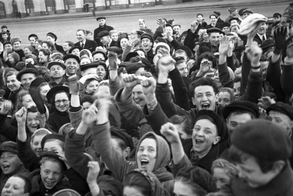 People celebrate victory of the Soviet Union over Nazi Germany in the Great Patriotic War (1941-1945) - Sputnik International