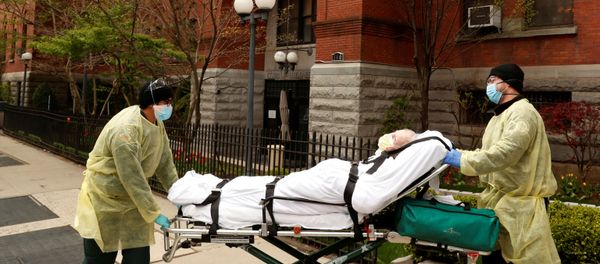 Emergency Medical Technicians (EMTs) wheel a man out of the Cobble Hill Health Center nursing home during an ongoing outbreak of the coronavirus disease (COVID-19) in the Brooklyn borough of New York, U.S., April 17, 2020 Emergency Medical Technicians (EMTs) wheel a man out of the Cobble Hill Health Center nursing home during an ongoing outbreak of the coronavirus disease (COVID-19) in the Brooklyn borough of New York, U.S., April 17, 2020 - Sputnik International
