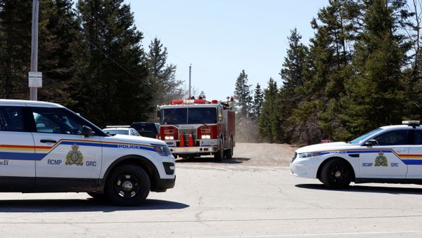 Royal Canadian Mounted Police at Portapique Beach Road - Sputnik International