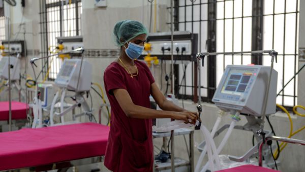 A medical staff checks on a ventilator of an intensive care unit at a newly inaugurated hospital by the Tamil Nadu state during a government-imposed nationwide lockdown as a preventive measure against the COVID-19 coronavirus, in Chennai on March 27, 2020 A medical staff checks on a ventilator of an intensive care unit at a newly inaugurated hospital by the Tamil Nadu state during a government-imposed nationwide lockdown as a preventive measure against the COVID-19 coronavirus, in Chennai on March 27, 2020 - Sputnik International