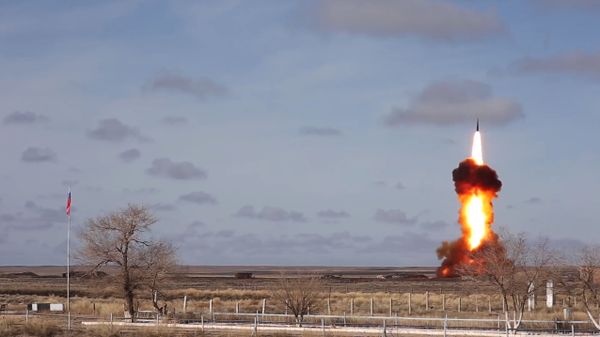 A test launch of an upgraded air defense missile at the Sary Shagan testing range - Sputnik International