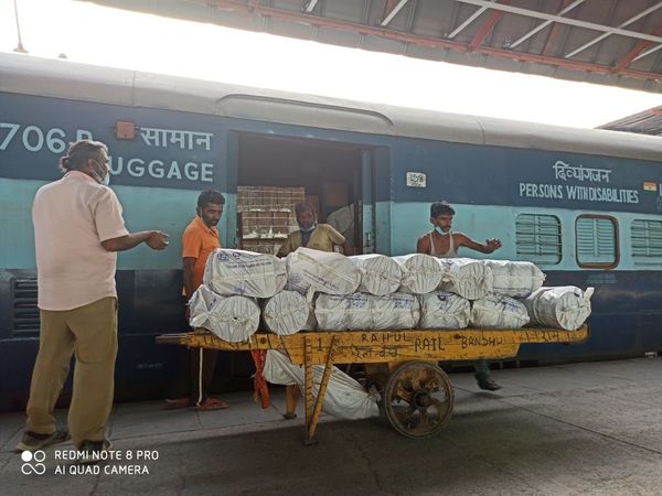 Special Covid-19 Trains - Lifelines Delivering Essential Supplies Through India Under Lockdown Special Covid-19 Trains - Lifelines Delivering Essential Supplies Through India Under Lockdown - Sputnik International
