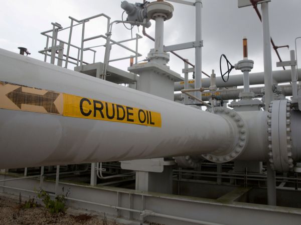 Price of WTI May Futures Again Falls Into Negative Territory on NYMEX - Sputnik International