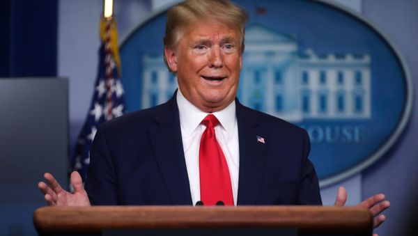 U.S. President Trump leads daily coronavirus response briefing at the White House in Washington - Sputnik International