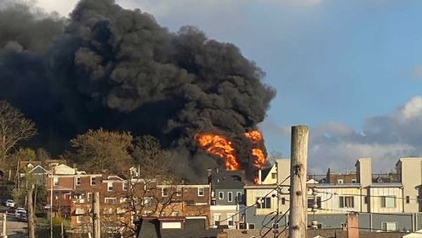 Multiple houses on fire in Pittsburgh's Lawrenceville, Pennsylvania, 21 April 2020 - Sputnik International