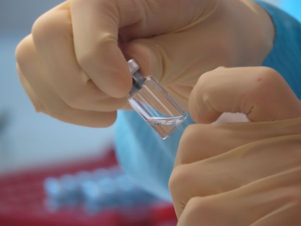 UK Presents No Proof of Russia's 'Cyberattacks' on COVID-19 Vaccine Developers, Moscow Says - Sputnik International