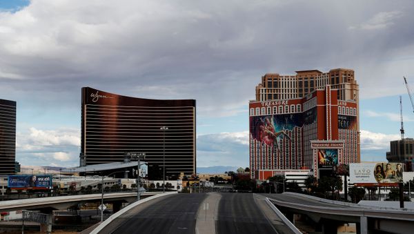 Empty roads leading into and out of the Las Vegas strip are seen as the spread of coronavirus disease (COVID-19) continues, in Las Vegas, Nevada U.S., April 9, 2020 - Sputnik International