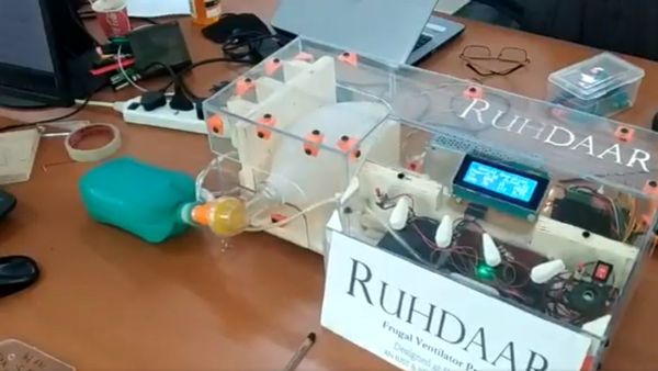 Proud of the team at IUST/NIT. A simple call between two friends finally resulted in a frugal ventilator made in Kashmir - Sputnik International