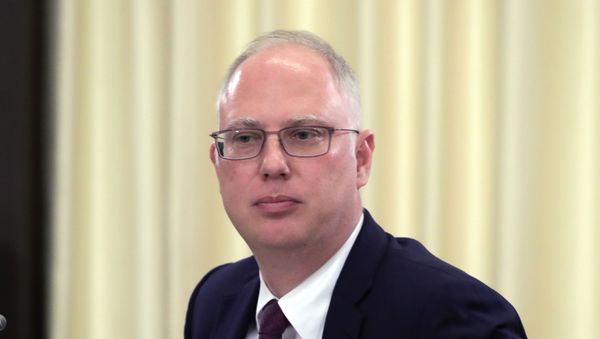 RDIF CEO Kirill Dmitriev attending the investors' meeting with Russian President Vladimir Putin, 11 March 2020 - Sputnik International