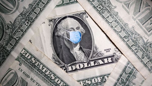 George Washington with printed medical mask on the one dollar banknote - Sputnik International
