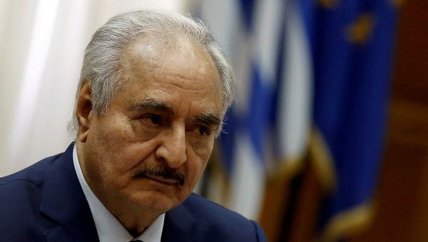 Libyan commander Khalifa Haftar meets Greek Prime Minister Kyriakos Mitsotakis (not pictured) at the Parliament in Athens, Greece, January 17, 2020. - Sputnik International