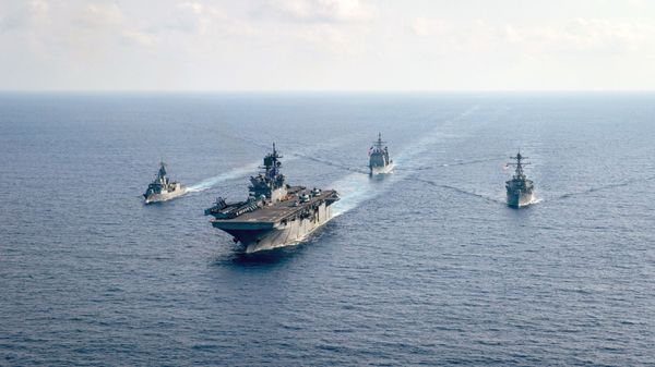 Fed Up With FONOPS: China ‘Expels’ US Warship From South China Sea, Urges Focus on COVID-19 - Sputnik International