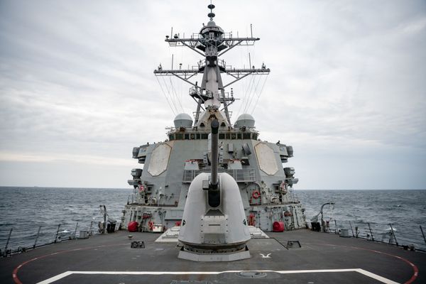 Fed Up With FONOPS: China ‘Expels’ US Warship From South China Sea, Urges Focus on COVID-19 - Sputnik International