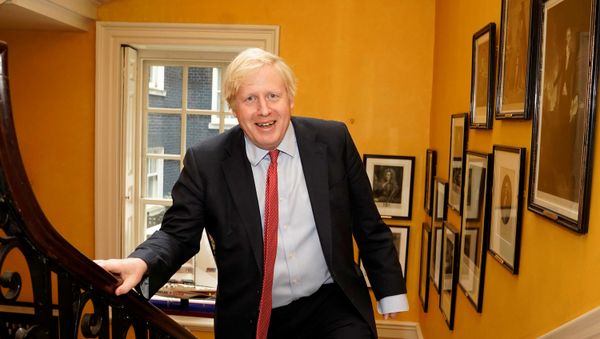 The Prime Minister Boris Johnson arrives back at 10 Downing Street from hospital after the birth of his baby son with his partner Carrie Symonds, amid the coronavirus disease (COVID-19) outbreak, at 10 Downing Street in London, Britain April 29, 2020. The Prime Minister Boris Johnson arrives back at 10 Downing Street from hospital after the birth of his baby son with his partner Carrie Symonds, amid the coronavirus disease (COVID-19) outbreak, at 10 Downing Street in London, Britain April 29, 2020. - Sputnik International