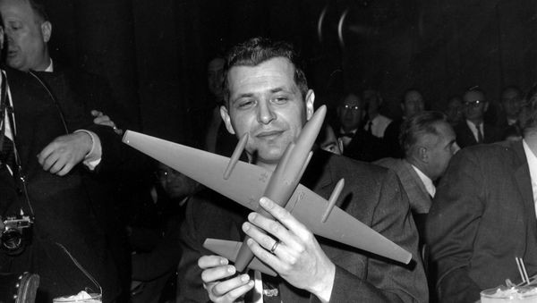 U-2 spy plane pilot Francis Gary Powers sits in the witness chair of the Senate Armed Services Committee in Washington, D.C. on March 6, 1962 U-2 spy plane pilot Francis Gary Powers sits in the witness chair of the Senate Armed Services Committee in Washington, D.C. on March 6, 1962 - Sputnik International