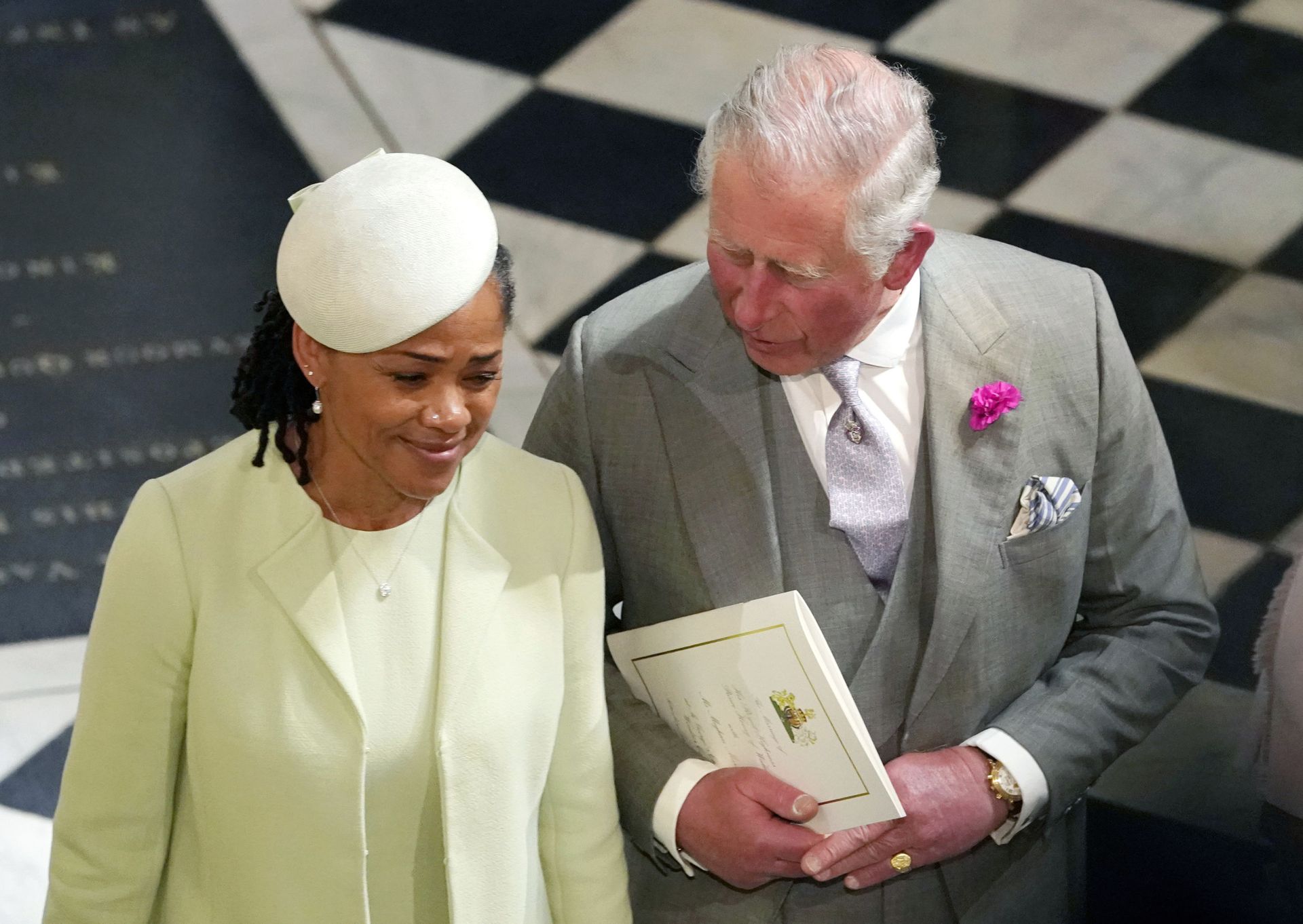 Meghan Markle's Dad Pictured 'Delivering Note to Oprah Winfrey’s Home to Speak His Truth' Meghan Markle's Dad Pictured 'Delivering Note to Oprah Winfrey’s Home to Speak His Truth' - Sputnik International, 1920, 28.03.2021