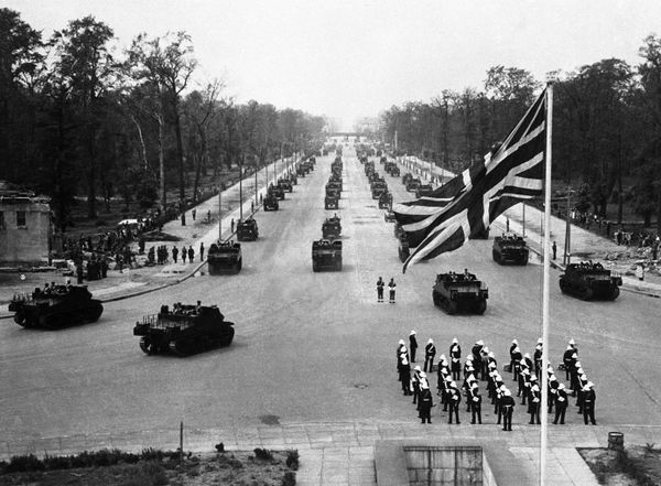 VE Day 75: Why Eisenhower Overruled the British and Let the Red Army Win the Race to Berlin in 1945 VE Day 75: Why Eisenhower Overruled the British and Let the Red Army Win the Race to Berlin in 1945 - Sputnik International